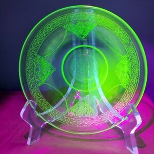 Bowl Vaseline Glowy Glass Reactive Federal Glass